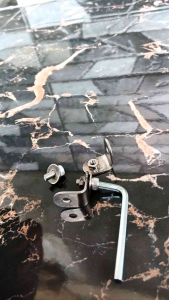 Penjepit mata gergaji scroll saw type D