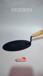 Sendok tembok bangunan schlieper ukuran 7 inchi gagang kayu plat hitam tebal