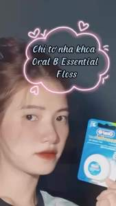 Chỉ nha khoa Oral-B Essential Floss làm sạch giữa các khe răng