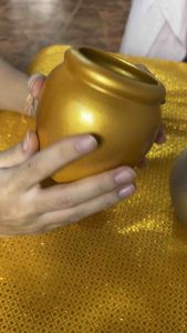 โอ่งเงิน-โอ่งทอง เนื้อกระเบื้องผิวมันเงามี 5 ขนาดตามความสูง