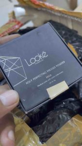 Looke holly perfecting pressed powder