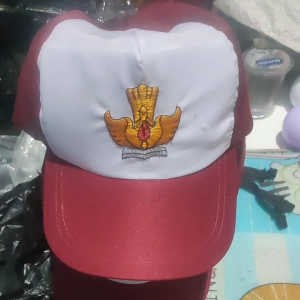 topi sekolah sd putih bahan drill belakang pake gesper