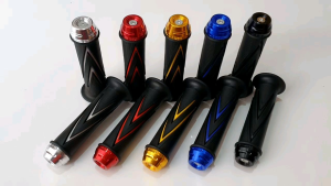 HANDGRIP/GRIP/HANFAT/HANDFAT KARET GAS STANG VARIASI MOTOR BEAT/BEAT ISS ESP/BEAT STREET/BEAT NEW DELUXE/VARIO/VARIO 110/VARIO 125/VARIO 150/MIO/NMAX/N MAX NEW/AEROX/AEROX 155/PCX 150/PCX 160/LEXI/FREEGO/ADV/SATRIA FU/SONIC R 150/VERZA/CB 150/CBR 150