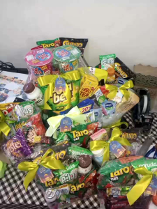 Parsel Anak Keranjang Hemat: Hadiah Praktis untuk Anak\\n\\nKeranjang hemat adalah sebuah konsep yang ideal untuk memberikan hadiah kepada anak-anak dengan cara yang efisien dan hemat. Dalam artikel ini, kita akan membahas tentang keranjang hemat untuk hadiah anak, manfaatnya, dan bagaimana membuatnya. Selain itu, kita juga akan membahas tentang parsel anak lebaran dan bagaimana membuat parsel yang praktis dan efisien.\\n\\n Apa itu Keranjang Hemat untuk Hadiah Anak?\\n\\nKeranjang hemat adalah sebuah keranjang yang berisi berbagai barang-barang yang dapat digunakan oleh anak-anak, seperti mainan, buku, dan barang-barang lainnya. Keranjang hemat ini dapat digunakan sebagai hadiah untuk anak-anak, terutama saat ulang tahun atau hari-hari istimewa lainnya.\\n\\n Manfaat Keranjang Hemat untuk Anak\\n\\nAda beberapa manfaat dari keranjang hemat untuk anak, antara lain:\\n\\n- Efisien: Dengan menggunakan keranjang hemat, Anda dapat memberikan hadiah kepada anak-anak tanpa harus membeli barang-barang secara individu. Ini dapat menghemat waktu dan uang Anda.\\n\\n- Praktis: Keranjang hemat biasanya dirancang dengan desain yang mudah dibawa dan disimpan, sehingga memudahkan orang tua untuk membawanya ke mana-mana.\\n\\n- Bermanfaat: Barang-barang yang ada di dalam keranjang hemat biasanya dipilih dengan hati-hati untuk memberikan manfaat bagi anak-anak, seperti melatih keterampilan mereka atau meningkatkan pengetahuan mereka.\\n\\n Contoh Isi Keranjang Hemat untuk Anak\\n\\nBerikut ini adalah beberapa contoh isi keranjang hemat untuk anak:\\n\\n- Mainan edukatif\\n\\n- Buku cerita anak\\n\\n- Barang-barang seni dan kerajinan\\n\\n- Snack sehat\\n\\n- Barang-barang sekolah\\n\\n Bagaimana Membuat Keranjang Hemat untuk Hadiah Anak?\\n\\nBerikut ini adalah langkah-langkah yang dapat Anda lakukan untuk membuat keranjang hemat untuk hadiah anak:\\n\\n1. Tentukan tujuan dari keranjang hemat tersebut. Apakah tujuannya adalah untuk melatih keterampilan anak, meningkatkan pengetahuan mereka, atau hanya untuk memberikan kesenangan?\\n\\n2. Pilih barang-barang yang sesuai dengan tujuan tersebut. Pastikan bahwa barang-barang tersebut aman dan sesuai dengan usia anak.\\n\\n3. Susun barang-barang tersebut dalam keranjang hemat yang sudah disediakan. Pastikan bahwa barang-barang tersebut diletakkan dengan rapi dan aman.\\n\\n4. Berikan keranjang hemat tersebut kepada anak sebagai hadiah.\\n\\n Tips Menyusun Isi Keranjang Hemat untuk Anak\\n\\nBerikut ini adalah beberapa tips yang dapat Anda ikuti untuk menyusun isi keranjang hemat untuk anak:\\n\\n- Pilih barang-barang yang bermanfaat bagi anak-anak, seperti mainan edukatif atau buku cerita anak.\\n\\n- Pastikan bahwa barang-barang tersebut aman dan sesuai dengan usia anak.\\n\\n- Jangan lupa untuk menambahkan snack sehat atau barang-barang sekolah sebagai tambahan.\\n\\n Apa itu Parsel Anak Lebaran?\\n\\nParsel anak lebaran adalah sebuah konsep yang mirip dengan keranjang hemat, namun dirancang khusus untuk anak-anak pada saat lebaran. Parsel anak lebaran biasanya berisi barang-barang yang dapat digunakan oleh anak-anak selama lebaran, seperti pakaian, mainan, atau barang-barang lainnya.\\n\\n Manfaat Parsel Anak Lebaran\\n\\nAda beberapa manfaat dari parsel anak lebaran, antara lain:\\n\\n- Efisien: Dengan menggunakan parsel anak lebaran, Anda dapat memberikan hadiah kepada anak-anak tanpa harus membeli barang-barang secara individu. Ini dapat menghemat waktu dan uang Anda.\\n\\n- Praktis: Parsel anak lebaran biasanya dirancang dengan desain yang mudah dibawa dan disimpan, sehingga memudahkan orang tua untuk membawanya ke mana-mana.\\n\\n- Bermanfaat: Barang-barang yang ada di dalam parsel anak lebaran biasanya dipilih dengan hati-hati untuk memberikan manfaat bagi anak-anak, seperti melatih keterampilan mereka atau meningkatkan pengetahuan mereka.\\n\\n Contoh Isi Parsel Anak Lebaran\\n\\nBerikut ini adalah beberapa contoh isi parsel anak lebaran:\\n\\n- Pakaian baru\\n\\n- Mainan baru\\n\\n- Snack sehat\\n\\n- Barang-barang sekolah\\n\\n Bagaimana Membuat Parsel Anak Lebaran yang Praktis?\\n\\nBerikut ini adalah langkah-langkah yang dapat Anda lakukan untuk membuat parsel anak lebaran yang praktis:\\n\\n1. Tentukan tujuan dari parsel anak lebaran tersebut. Apakah tujuannya adalah untuk melatih keterampilan anak, meningkatkan pengetahuan mereka, atau hanya untuk memberikan kesenangan?\\n\\n2. Pilih barang-barang yang sesuai dengan tujuan tersebut. Pastikan bahwa barang-barang tersebut aman dan sesuai dengan usia anak.\\n\\n3. Susun barang-barang tersebut dalam parsel anak lebaran yang sudah disediakan. Pastikan bahwa barang-barang tersebut diletakkan dengan rapi dan aman.\\n\\n4. Berikan parsel anak lebaran tersebut kepada anak sebagai hadiah.\\n\\n Tips Menyusun Isi Parsel Anak Lebaran yang Praktis\\n\\nBerikut ini adalah beberapa tips yang dapat Anda ikuti untuk menyusun isi parsel anak lebaran yang praktis:\\n\\n- Pilih barang-barang yang bermanfaat bagi anak-anak, seperti pakaian baru atau mainan baru.\\n\\n- Pastikan bahwa barang-barang tersebut aman dan sesuai dengan usia anak.\\n\\n- Jangan lupa untuk menambahkan snack sehat atau barang-barang sekolah sebagai tambahan.\\n\\nDengan menggunakan keranjang hemat atau parsel anak lebaran, Anda dapat memberikan hadiah kepada anak-anak dengan cara yang efisien dan hemat. Selain itu, ini juga dapat menjadi kesempatan untuk melatih keterampilan mereka atau meningkatkan pengetahuan mereka. Jadi, jangan ragu untuk mencoba membuat keranjang hemat atau parsel anak lebaran sendiri!\n}