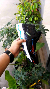 Sepatu Olahraga Pria & Wanita: Terlaris & Termurah