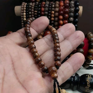 Gelang Tasbih Kayu Gaharu Wangi 6mm 33 Butir