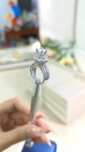 Nhẫn nữ cao cấp hột cao không đen không gỉ gắn đá cz nhân tạo siêu sáng