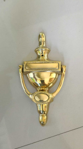 Ketukan Pintu Kuningan Antik Motif Piala Warna Kuning 1 Pcs