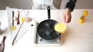 Panci Teflon Anti Lengket 4 Lubang & Cetakan Telur Ceplok