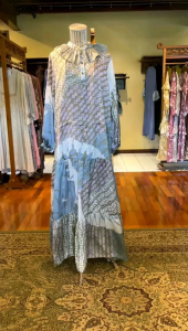 Naya Dress by Dian Pelangi LIMITED EDITION Busana Muslim Baju Maxi Dress Gamis Abaya Kaftan Gaun Outfit Busui Pesta Pernikahan Kondangan Lebaran Casual Formal Wanita Hijaber Cantik Anggun Modis Modern Elegan Mewah Model Korea Terbaru Motif Kekinian