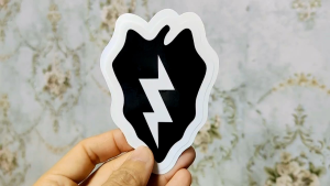 สติ๊กเกอร์เครื่องหมายทหาร สัญลักษณ์ทหาร ตราทหาร Infantry 25th สายฟ้าสีดำ-ขาว คุณภาพ 3M เนื้อเหนียวติดทนนาน ทนแดด ทนฝน