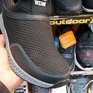 Sepatu Slip on Weidermann: Desain & Bahan Berkualitas