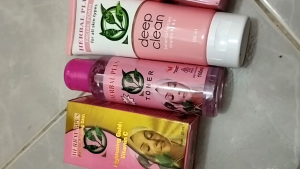 Herbal Plus paket 3in1 Krim Serum All Varian