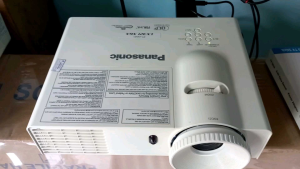 Máy chiếu panasonic lx321 mới 94%