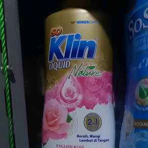 Soklin Liquid Nature 720ML Lembut Di tangan