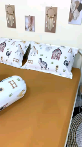 Sprei Kaos Confetti Karet Keliling + Sarung Bantal Guling Katun Motif Farm Village