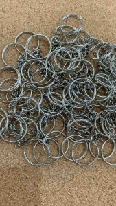 ชุดเซ็ตพวงกุญแจห่วงกลมขนาด 2.5 สม พร้อมลูกกระพรวน 20 ชุด