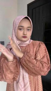 NEW HIJAB SEGI EMPAT VOAL MOTIF FLORAL ZERA SERIES