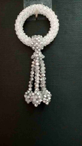 ไฮไลท์ 5 ชาย พวงมาลัยคริสตัลสีขาวใสคาดพวง อุบะสีเงิน พื้นที่ 1