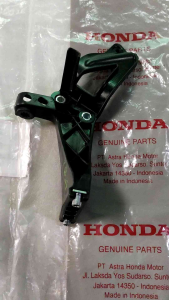 Cara Mengganti Dudukan Tameng Lampu Depan Scoopy Genio Original Breket Kap Lampu Depan Scoopy Genio