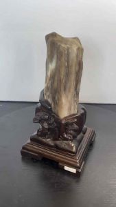 TSK Crystal  SHY036天然树化玉 黄里透白 色泽圆润 特制雕刻实木底座 Natural Tree Fossil Jade