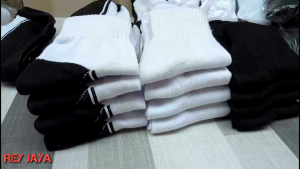 Kaos Kaki Sekolah Putih Polos Telapak Hitam Pendek Premiun Murah / Kaos Kaki Olah Raga