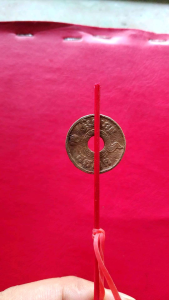 เหรียญสตางค์รู หายาก พ.ศ.2466 เหรียญสมัยรัชกาลที่6 เป็นเหรียญน่าเก็บสะสม ปัจจุบันถือว่าหาได้ยาก ของแท้100%