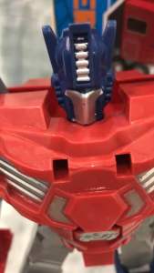 หุ่นยนต์แปลงร่างเป็นรถ ขนาดสูง 29 เซนติเมตร รถหุ่นยนต์