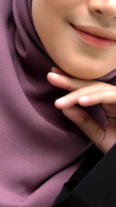 Hijab segi empat wolycrepe premium PURPLE