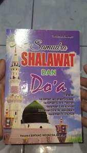 Buku Samudra Shalawat & Doa: Keutamaan Sholawat dalam Ukuran 18x13cm