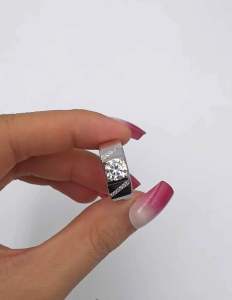 แหวนเพชรโมอีส 1 กะรัต เงินแท้ 925 ชุบทองคำขาว - 1 ตรง กะรัตจากไทย