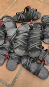 Giày sandal bé traibé gái phong cách thời trang hè Dép Lê cao su bác hồ xăng đan cho Bé Trai Bé Gái từ 3-7t mẫu mới