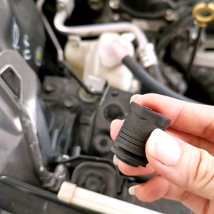 1pcs Car Bonnet Bush PERODUA / TOYOTA / NISSAN / SUBARU Rubber Stopper Bush