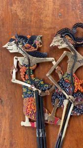 wayang kulit arjuna srikandi mini gapit tanduk halus super mini ukuran 15 - 30cm