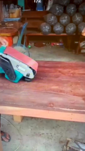 MAKITA เครื่องขัดกระดาษทราย สายพาน รุ่น 9403 กำลังไฟฟ้าที่ใช้ 1200 วัตต์