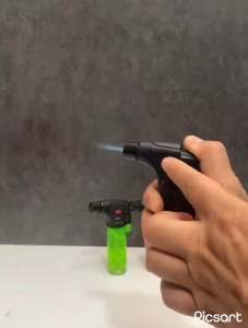 ไฟแช็ค ความจุเยอะ ไฟฟู่ กันลม หัวไอพ่นขนาดใหญ่ ไฟแช็คเติมแก๊ส *ไม่บรรจุสารไวไฟในตัวสินค้า*ตรวจเช็คสินค้าแพคห่อบับเบิ้ลกันกระแทก จัดส่ง2รอบรอบสุดท้าย6โมงเย็น