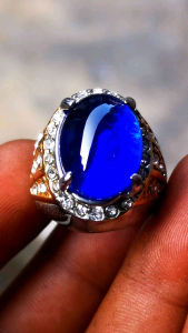 Batu permata royal blue king shafire