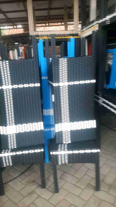 1 set meja makan 4 kursi plus kaca meja