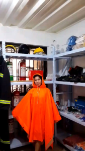 🌧️ Heavy-Duty Rain Poncho with Hood – Waterproof & Durable 🌧️ Two Different Colors of Rain Ponchos