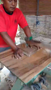 Lisplang Jati: Desain Interior Alami dan Lantai Kayu Jati