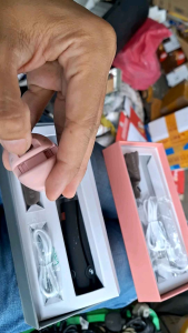 3 cái máy uốn tóc mini bán thợ. Khả năng hư pin còn trong hộp. Giá 3 cái