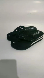 Sandal Spons Palang dua jepit glitter hitam Putih