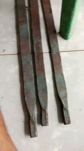 panrol /paku rel kereta api sudah di press