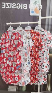 Bộ đồ ngủ mặc nhà bigsize quần đùi tay ngắn chất lụa xước thiết kế in 3D  hình bài tây (5O- 1OOkg)