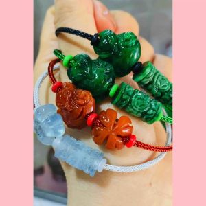 Vòng tay lu thống chạm kim tiền mic mặt 4 lá đá ngọc cẩm thạch sơn thuỷ thiên nhiên bao kiểm định đá quý