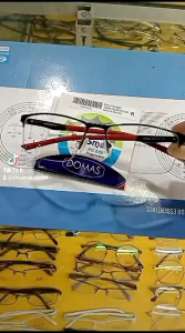 DOMAS KACAMATA BACA PLUS PROGRESIF LENSA DOMAS BLUE CROMIC FHOTOCROMIC BLUE RAY CRMC BENING PRIA DAN WANITA DOBEL FOKUS UNTUK BACA DAN JALAN