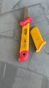 มีดปอกสายเคเบิ้ล ขนาด 7 นิ้ว หุ้มฉนวน VDE กันไฟฟ้า 1000 โวลท์ รุ่น THICK1801 / THIDCK1851 ( Insulated Cable Knife ) TOTAL