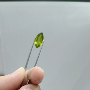 P250- ĐÁ PERIDOT XANH LÁ THIÊN NHIÊN KHÔNG XỬ LÝ