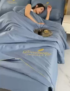 ชุดเครื่องนอนไหมเย็น เซ็ท 6 ชิ้น นุ่ม ลื่น ห่มสบาย ขนาด 6 ฟุต