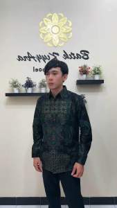 Kemeja batik pria lengan panjang slimfit katun premium motif kiyyara brahma